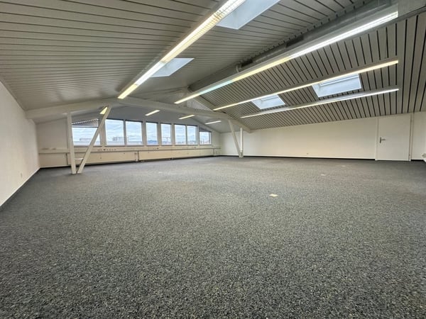 Attraktive und helle Bürofläche an bester Lage in Uster 3