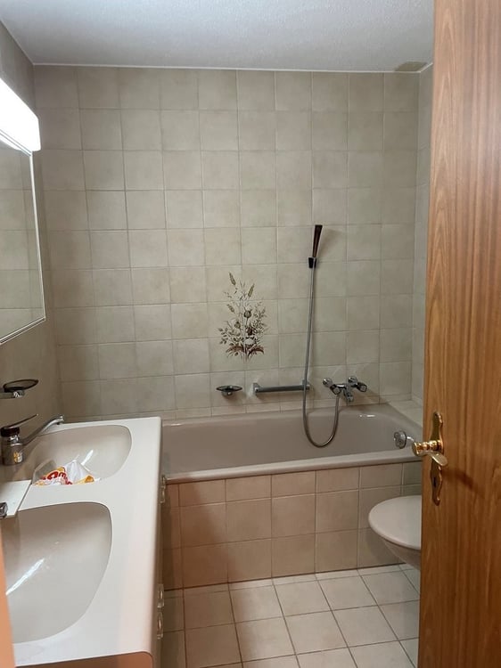 Wir bieten eine grosszügig ausgestattete Wohnung an. 7