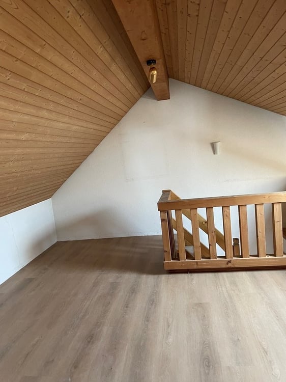 Wir bieten eine grosszügig ausgestattete Wohnung an. 8