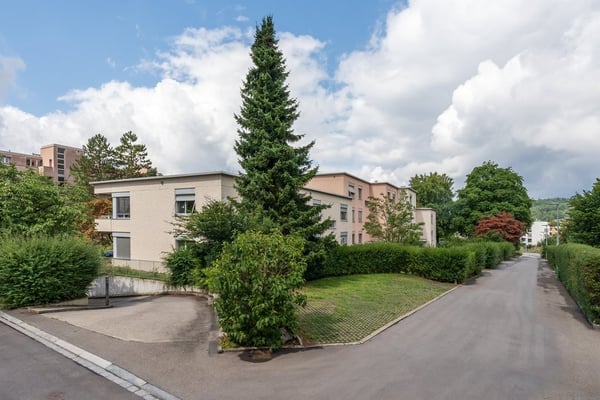 Einstellplatz in Tiefgarage Zürich-Höngg!!! 1