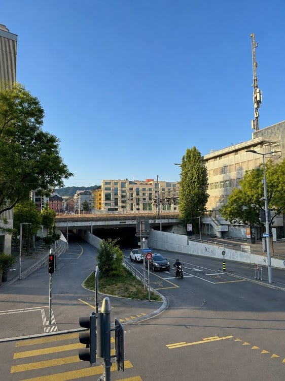 Vielseitig nutzbare Gewerbefläche an prominenter Lage im Kreis 5 4