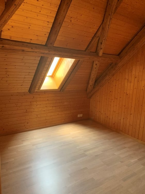 Tolle Dachwohnung mit Galerie an ruhiger Lage zu vermieten 6