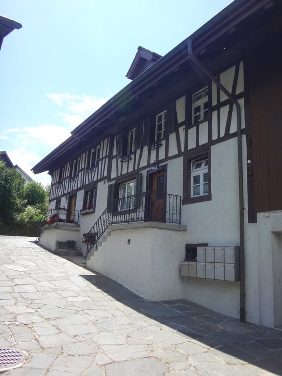 Tolle Dachwohnung mit Galerie an ruhiger Lage zu vermieten