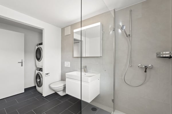 Moderne Wohnung an urbaner Lage und grosser Terrasse zu vermieten!! 5