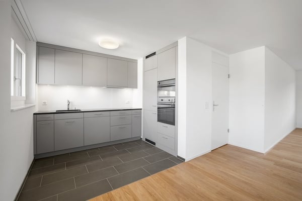 Moderne Wohnung an urbaner Lage und grosser Terrasse zu vermieten!! 4