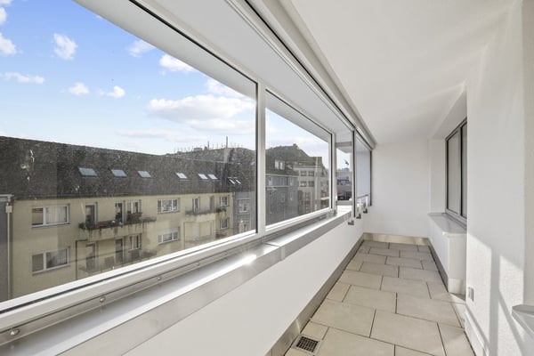 Moderne Wohnung an urbaner Lage und grosser Terrasse zu vermieten!! 9