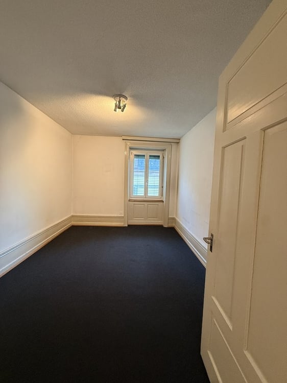 4-Zimmer-Wohnung mit Balkon am Zürichberg - befristet bis 30.06.2027 2