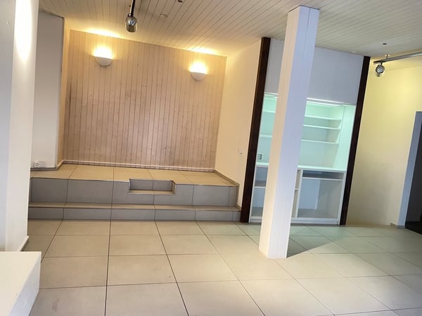 Gewerbelokalität an zentraler Lage an der Zugerstrasse 56 in Horgen 5