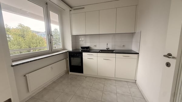 Attraktive Wohnung an zentraler Lage beim Hegibachplatz 2