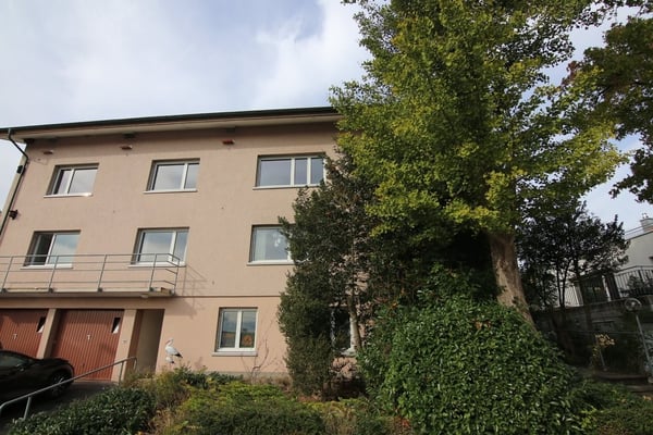 Geräumige Familienwohnung an zentraler Lage in Dielsdorf 1