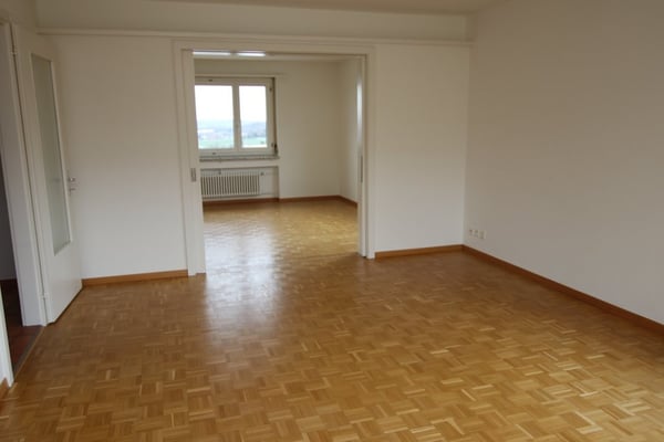 Geräumige Familienwohnung an zentraler Lage in Dielsdorf 5