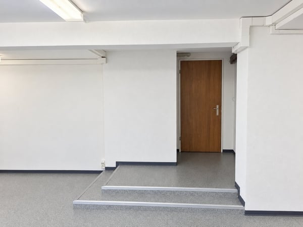 Attraktive Gewerbe-/Bürofläche in Wipkingen 6