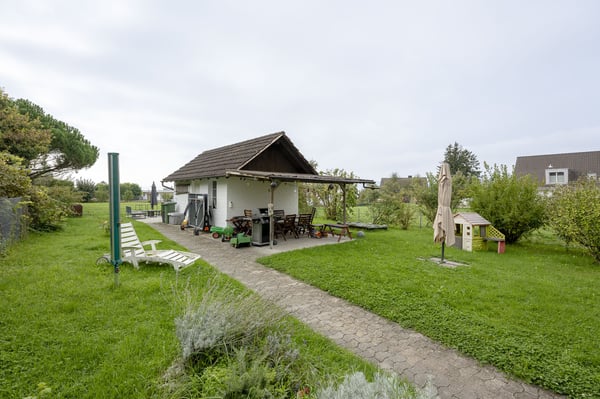 793 m2 grosses Grundstück mit bestehendem Gartenhaus 4