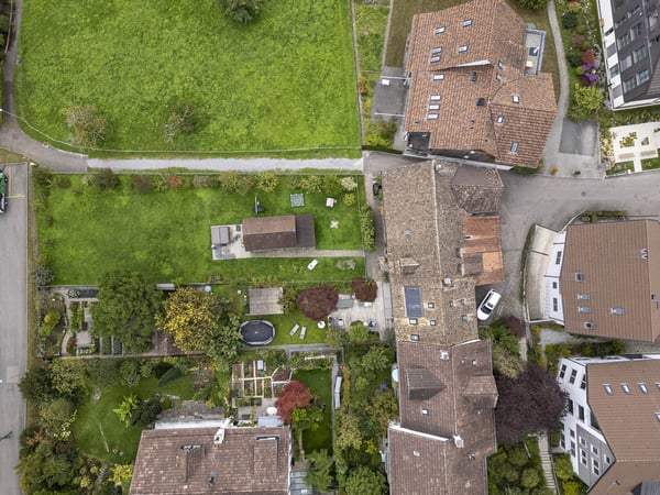 793 m2 grosses Grundstück mit bestehendem Gartenhaus 2