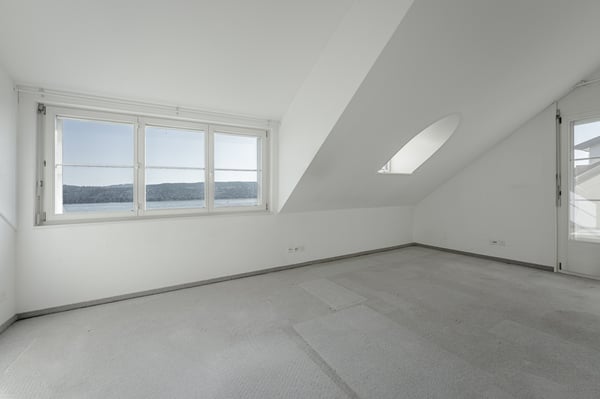 Einmaliges Wohnen: grosszügige Dachwohnung mit Seesicht 9