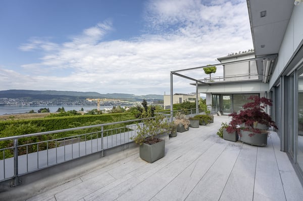 Exklusives Terrassenhaus mit traumhafter Seesicht 3