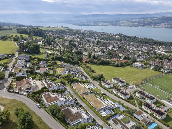 Exklusives Terrassenhaus mit traumhafter Seesicht 2
