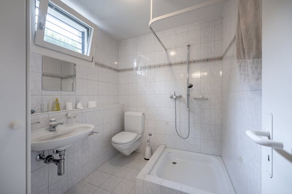5.5-Zimmerwohnung mit Terrasse und grosszügigen Nebenräumen 12