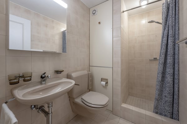grosszügige Wohnung mit zwei Einstellplätzen 6