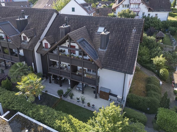 grosszügige Wohnung mit zwei Einstellplätzen 1