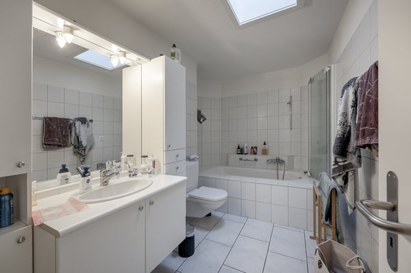 Attikawohnung mit grosser Terrasse und Nebenräumen 8