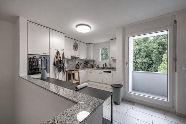 Attikawohnung mit grosser Terrasse und Nebenräumen 2