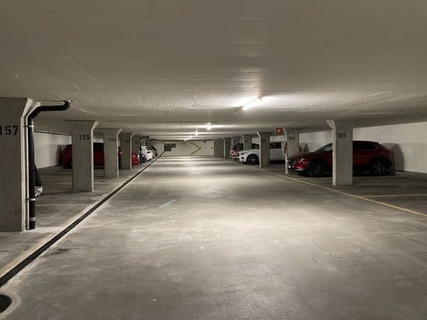 EINSTELLPLATZ 5 GEHMINUTEN VOM BAHNHOF BERN ENTFERNT 3