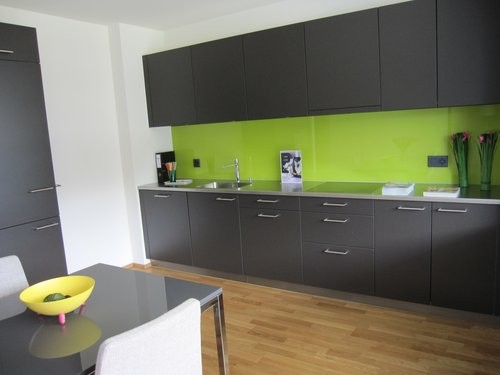 Nähe WestSide: Schöne 1.5 Zimmer-Wohnung mit schönem Sitzplatz 3