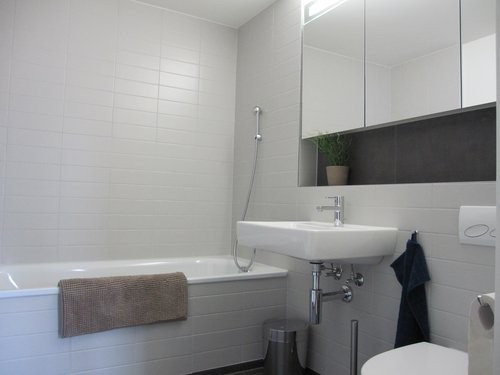 Nähe WestSide: Schöne 1.5 Zimmer-Wohnung mit schönem Sitzplatz 11