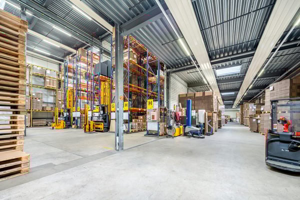 Halbautomatisches Hochregallager mit ca. 2'200 Standard-Palettenplätzen langfristig zu vermieten 4