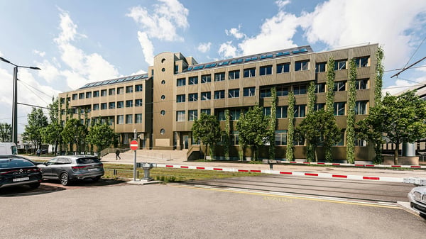 500 m2 neuwertige, gekühlte Bürofläche mit direktem Blick aufs Fluggeschehen 2