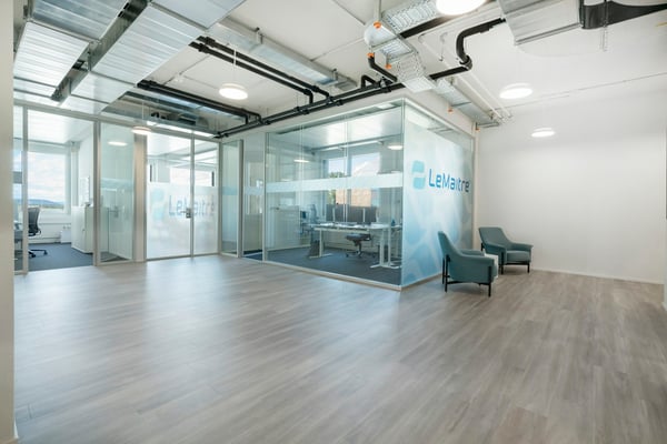 500 m2 neuwertige, gekühlte Bürofläche mit direktem Blick aufs Fluggeschehen 11