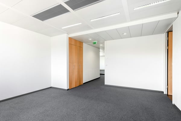 Ihre neuen Büro/Labor/Praxisfläche in nur 4 Fahrminuten mit dem ÖV vom Flughafen ZRH entfernt 6