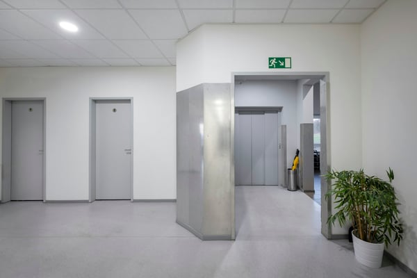 600 m2 Gewerbe-/Lagerfläche mit viel Büro, schönen Aufenthaltsflächen und guter Logistik 8