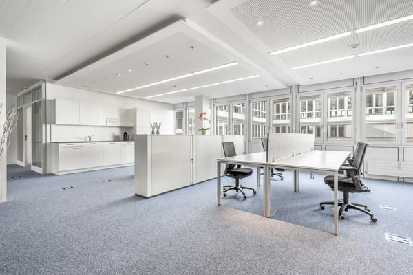 Top ausgebaute Open Space Bürofläche - lichtdurchflutet mit Sitzungsraum & Teeküche 1