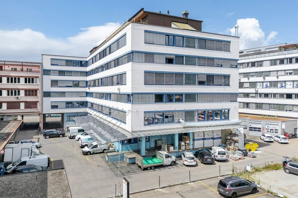 Grosszügige Gewerbefläche im EG mit direkter Anbindung an Rampe und Warenlift 7