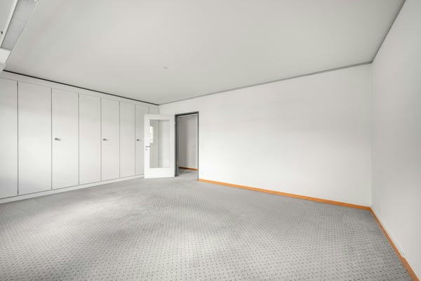 Ausgebaute Büroflächen 200 m2 - 530 m2 mit attraktivem Mietzins im Business Center G15 10