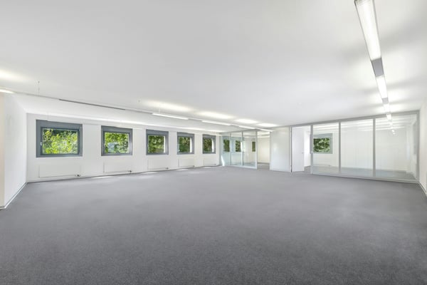 Ausgebaute Büroflächen 200 m2 - 530 m2 mit attraktivem Mietzins im Business Center G15 4