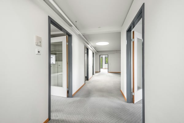 Ausgebaute Büroflächen 200 m2 - 530 m2 mit attraktivem Mietzins im Business Center G15 9