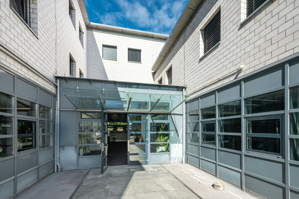 Ausgebaute Büroflächen 200 m2 - 530 m2 mit attraktivem Mietzins im Business Center G15 2