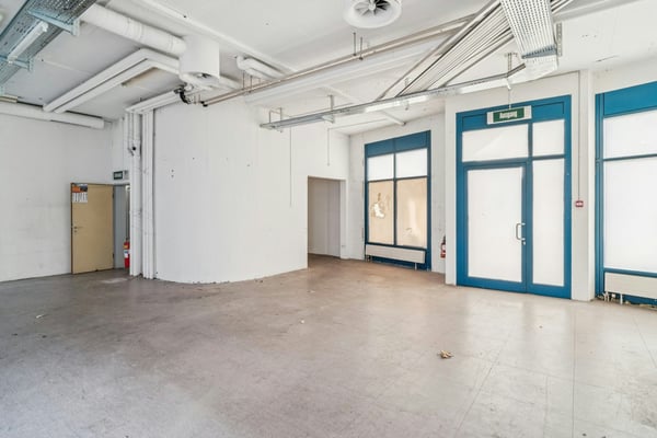 Raum für Visionen: Grosszügige Gewerbefläche im lebendigen Kleinbase 6