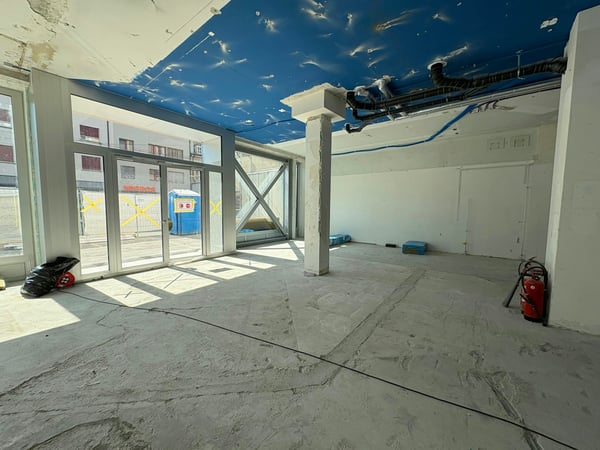 Goldene Ecke-Gewerbe- Ladenfläche an Top Lage im St. Johann 9