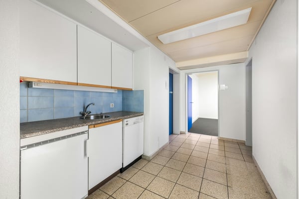 Neue Büro-/Praxisfläche mit ca. 100 m² im 1. OG - mitten im Stedtli von Laufen 9