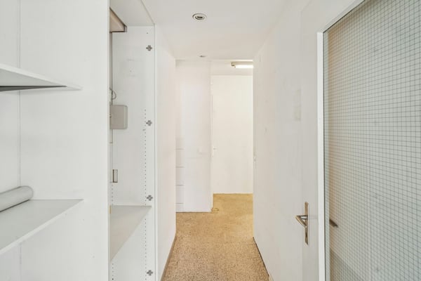 Attraktive Gewerbefläche mit grosser Schaufensterfront am Spalenring 6