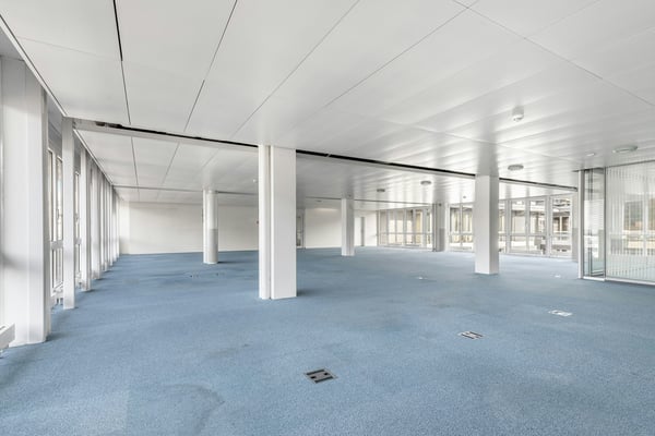PLAZA | Helle Bürofläche im obersten Stockwerk 3