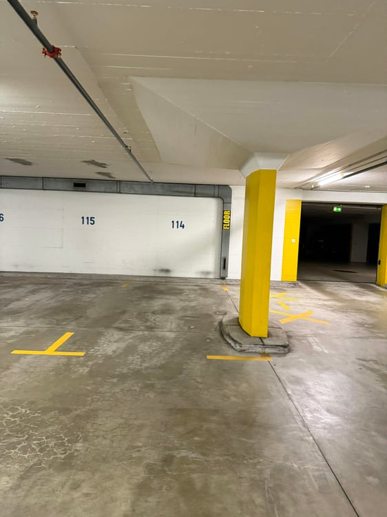 Einstellplatz nähe Paradeplatz 3