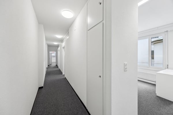 Lichtdurchflutetes, modernes Büro im Herzen von Bern 10