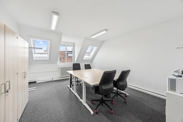 Lichtdurchflutetes, modernes Büro im Herzen von Bern 4