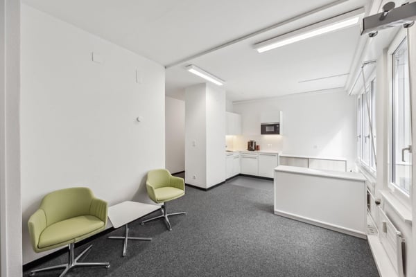 Lichtdurchflutetes, modernes Büro im Herzen von Bern 2