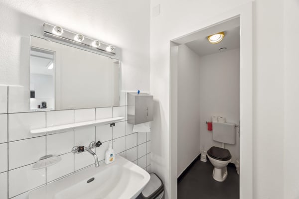 Lichtdurchflutetes, modernes Büro im Herzen von Bern 8